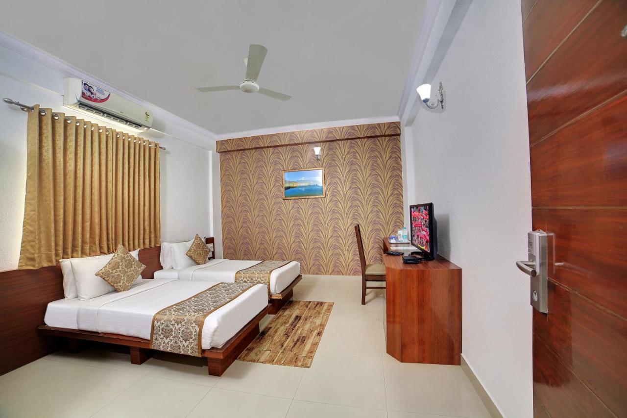 The Liverpool Blue Hotels Bangalore Exterior photo