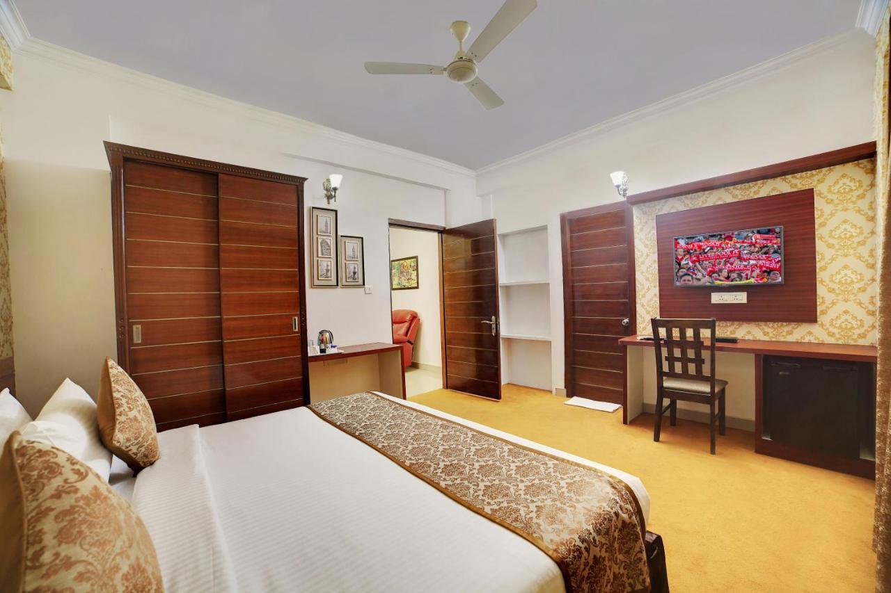 The Liverpool Blue Hotels Bangalore Exterior photo