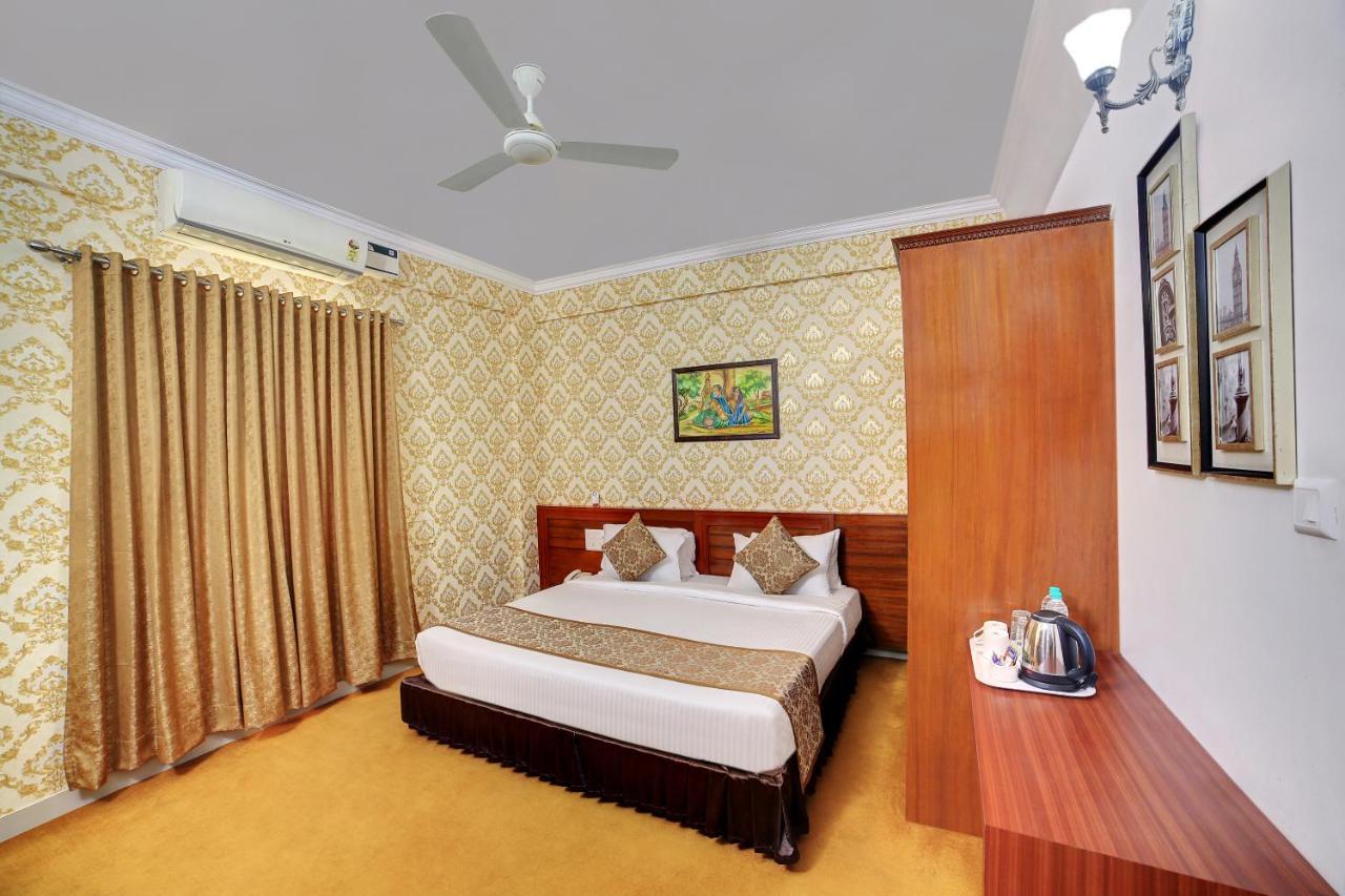 The Liverpool Blue Hotels Bangalore Exterior photo