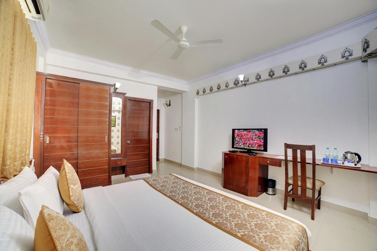 The Liverpool Blue Hotels Bangalore Exterior photo